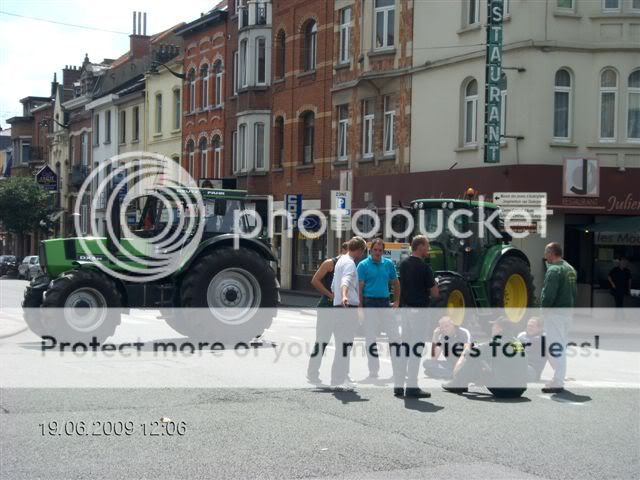 Manifestations à Bruxelles + photos - Page 2 HPIM9448