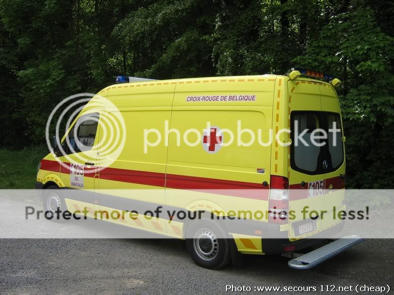 Croix Rouge : Nouvelle Mercedes Sprinter médicalisée à Ottignies IMG_1998-1