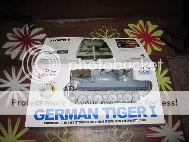 Zax's unboxing and project skunkworks of the HL German Tiger I... IMG_0002_zps4a9418d8