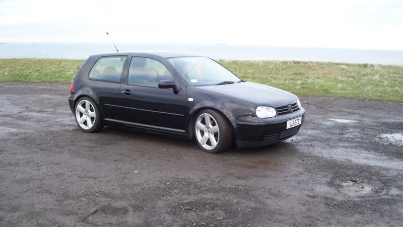 My MK4 Story - new wheels - weve gone wiiiiiddddddeeeee baby 100_0111