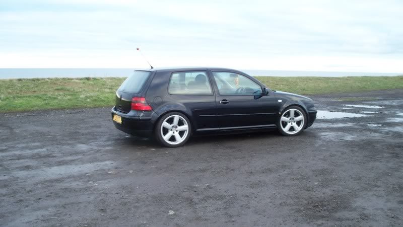 My MK4 Story - new wheels - weve gone wiiiiiddddddeeeee baby 100_0112