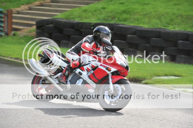 a few pics from cadwell park Downloadt_040712_2135_cadwell_park