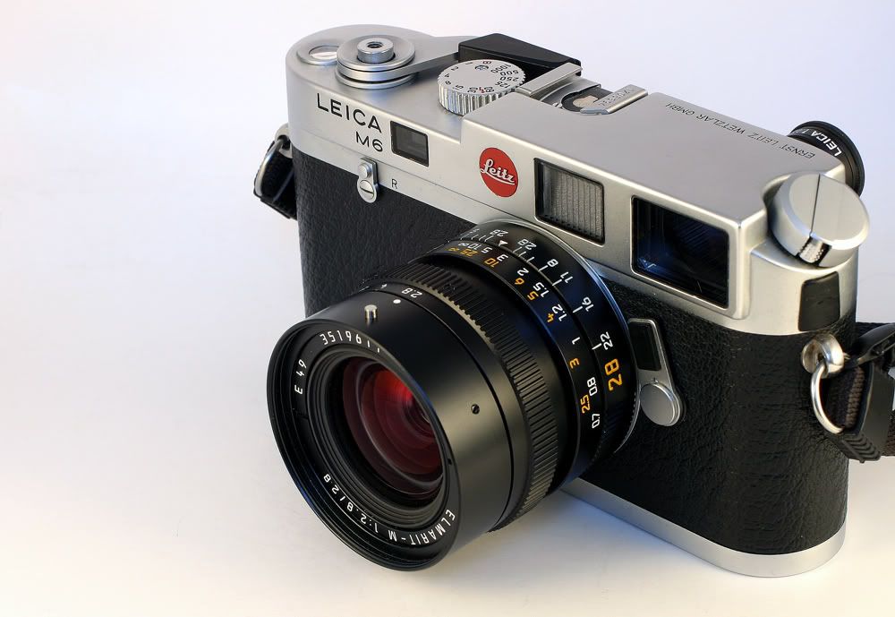 Bonne nouvelle, bien qu'HS : Leica devrait survivre ! M60008b
