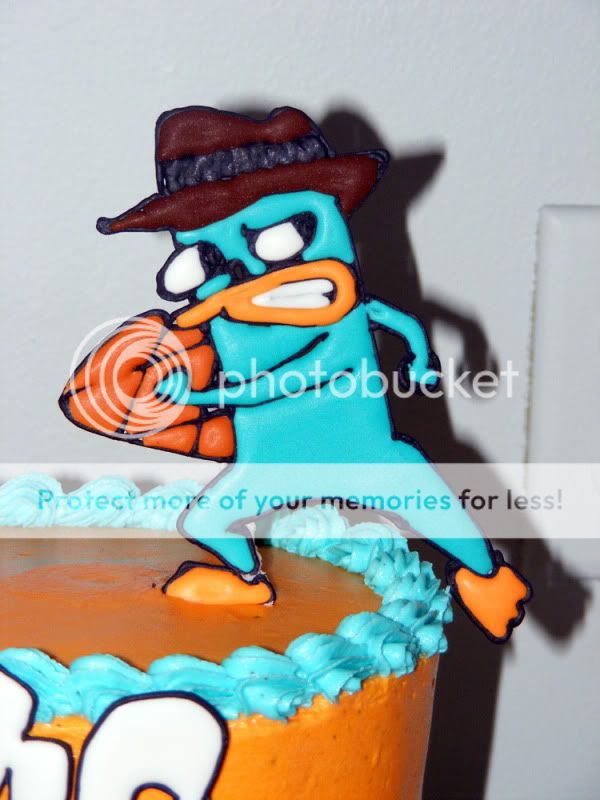 A couple of cakes I made recently... Perry1