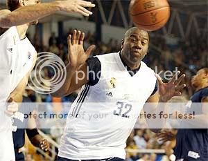 REAL MADRID 10/11 At Fuenlabrada, Dom. 12:30h AUTs y 360º - Página 28 Magic