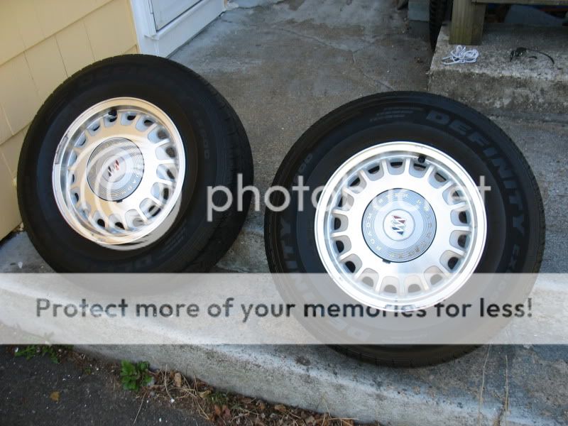 Feeler: 5 Buick Roadmaster Sedan alloy wheels and tires IMG_1309