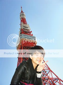 [2008.02.28] Filial Ella plays self-photography, takes pics of Tokyo Tower and parents EllaJapan