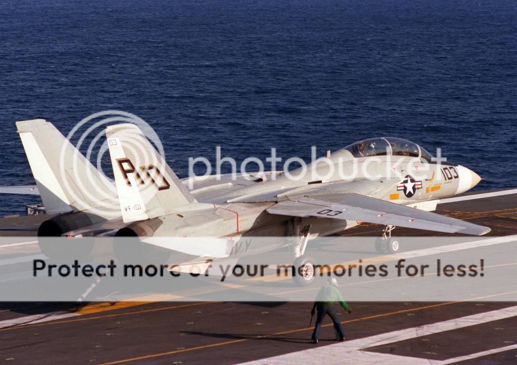 F&V: Grumman F-14 Tomcat - Página 5 F-14A_VF-101_on_USS_Independence_CV-62_1979
