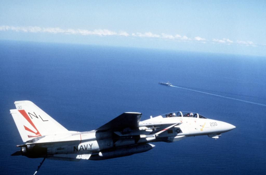 F&V: Grumman F-14 Tomcat - Página 6 1985abril4