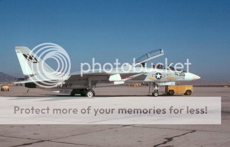 F&V: Grumman F-14 Tomcat - Página 7 1975