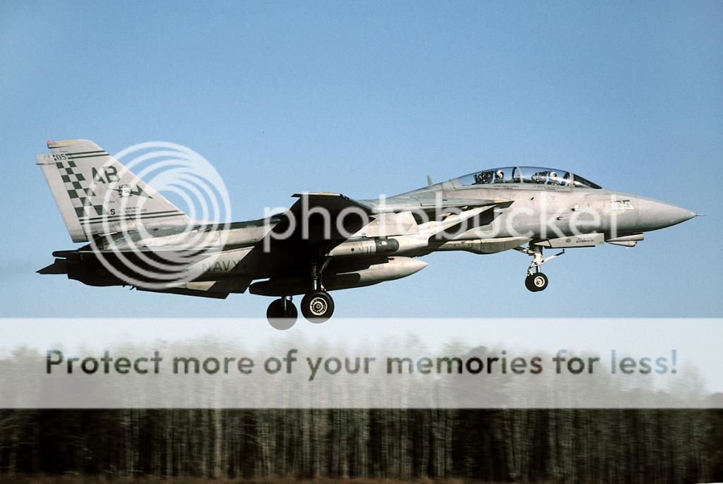 F&V: Grumman F-14 Tomcat - Página 12 2004abrild