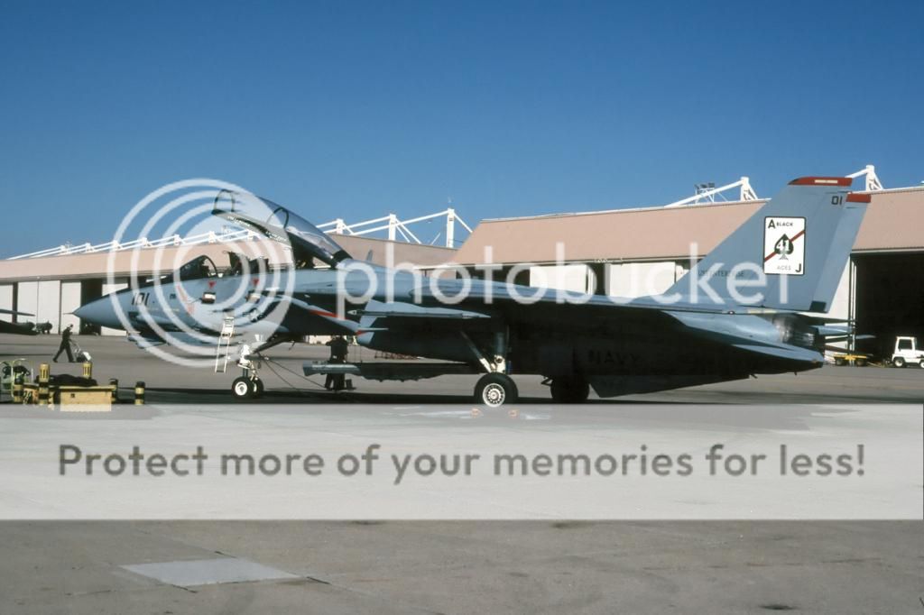 F&V: Grumman F-14 Tomcat - Página 4 162608F-14AVF-41-MAY2000-DFB
