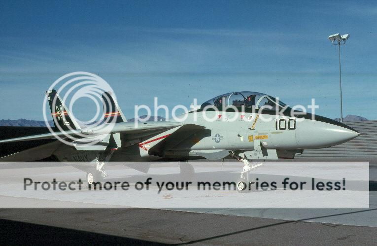F&V: Grumman F-14 Tomcat - Página 4 F-14A160655NL-100VF-515-March-1982