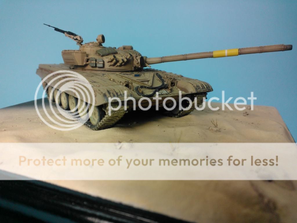 MT: T-72M Guardia Republicana Iraqui - Revell 1/72 WP_000977