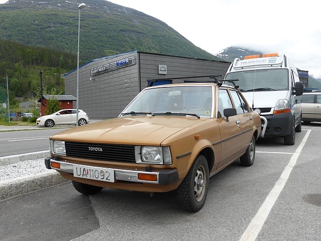 toyotaP1070619_zpsiyjw0hw3.jpg