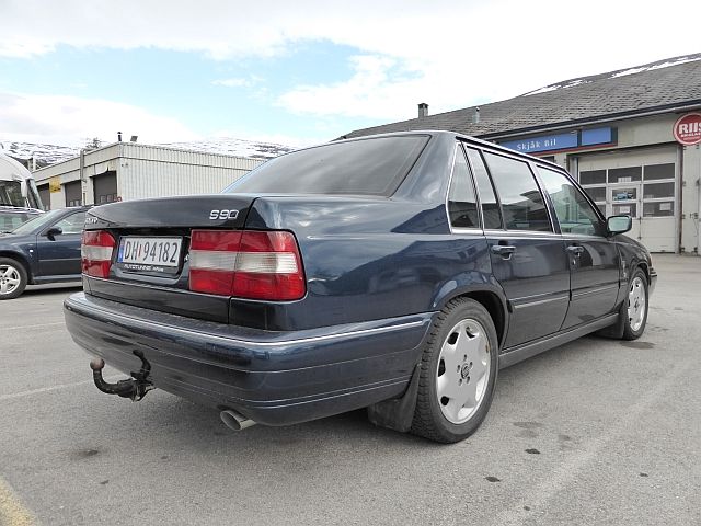 volvosaabP1070336_zpsn8k6xxno.jpg