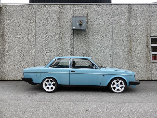 volvosaabP1070587_zps4lcdu2fu.jpg