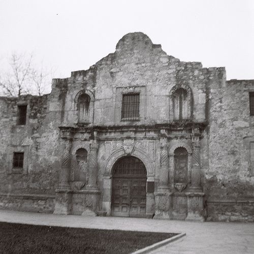 johnwayne-thealamo.com • View topic - Vintage Alamo Photos