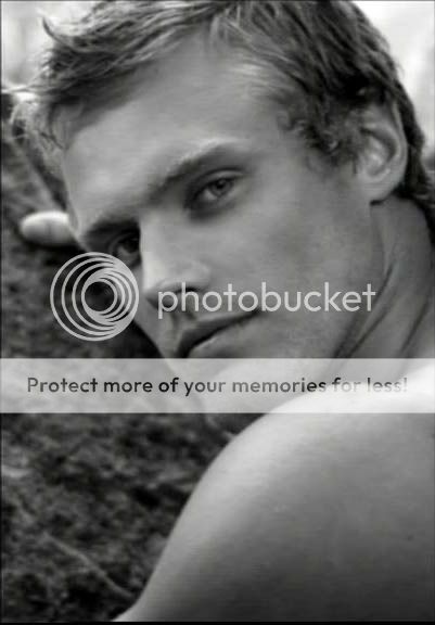 Daily Hunk- Beyonce Videoclip Answered - Page 4 PDVD_039NickYoungquestCaps