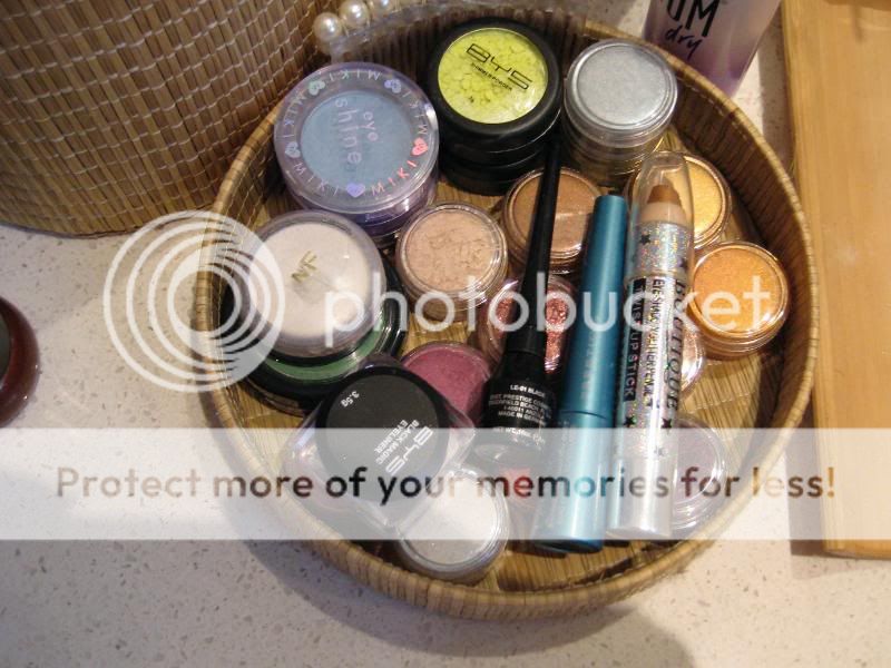 Your Makeup Collection :D - Page 9 IMG_0256