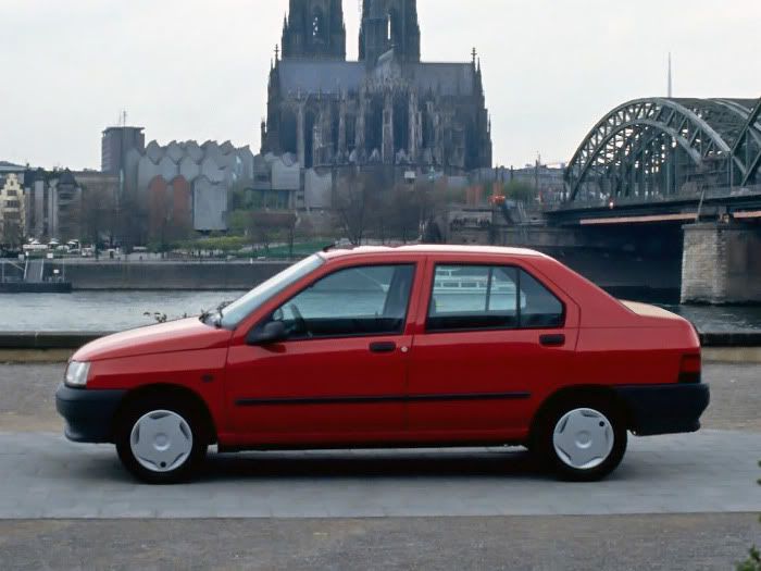 renault_clio_1990shop.jpg