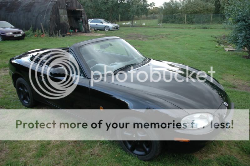 Fantastic Black 1999 Mk2 Mazda MX5, 1.8 UK Model DSC_0011