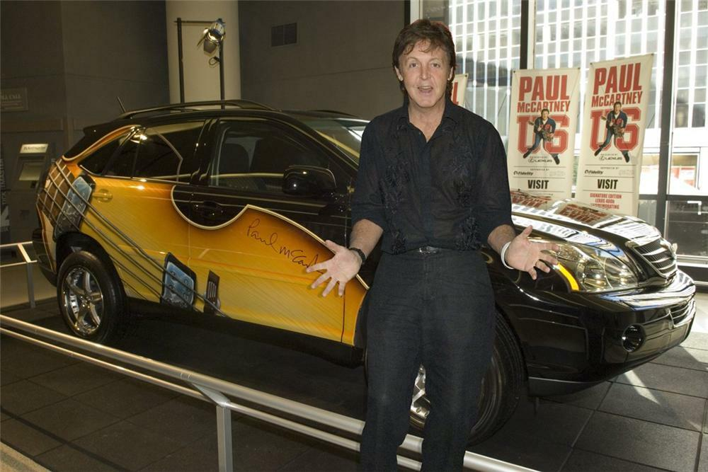 Paul MCCARTNEY Aston Martin