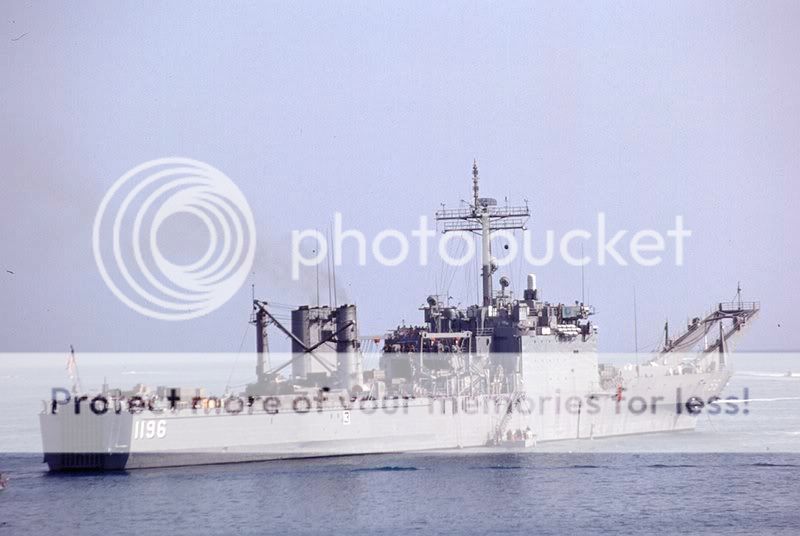 [US NAVY] Photos navires US Navy LST1196HarlanCountyVillefranche0894