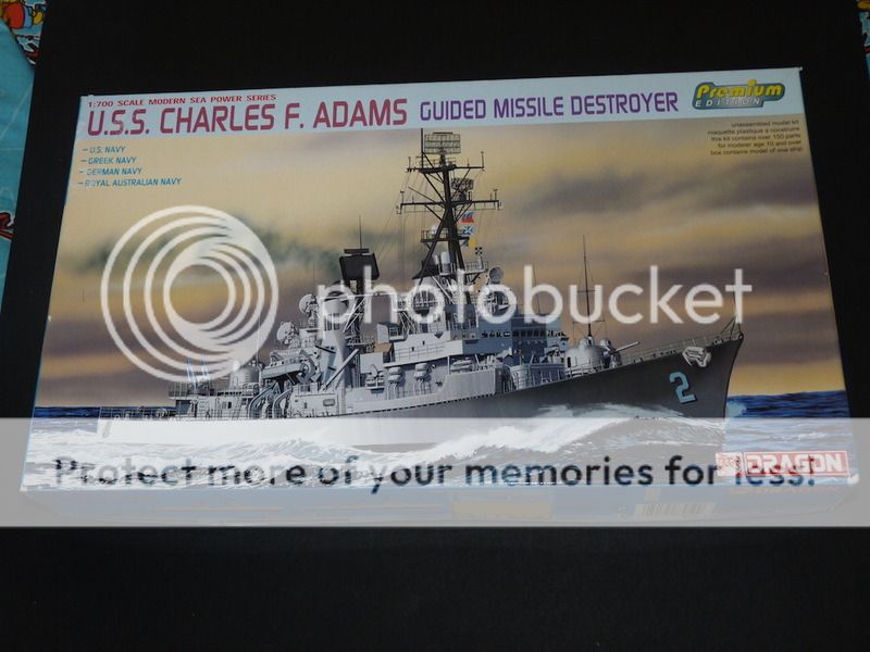 USS Newport LST 1179 Orange Hobby 1/700 & Kit de détaillage Destroyers C.F.Adams BigBlueBoy 1/700 P1070635_zps3sdx3f2t