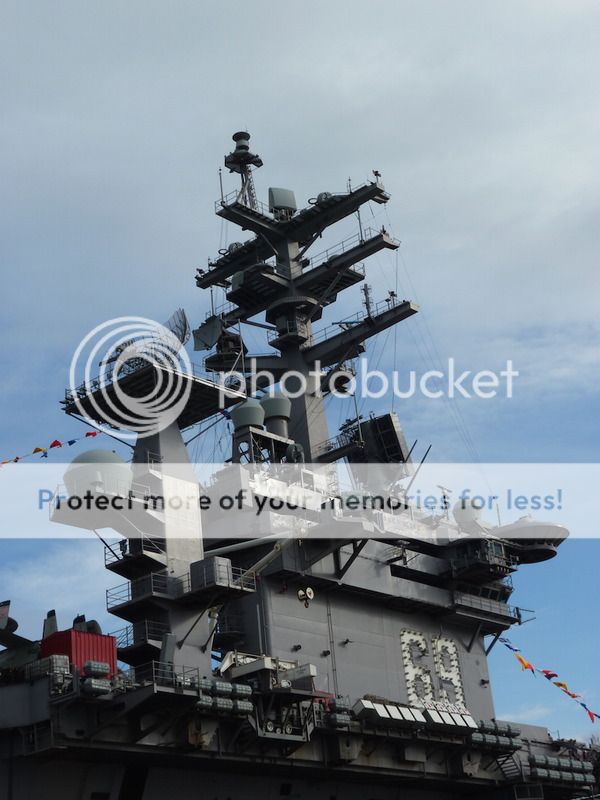 l'USS-Eisenhower-a-la-mi-decembre-a-marseille P1080221_zpsy1qcorsy