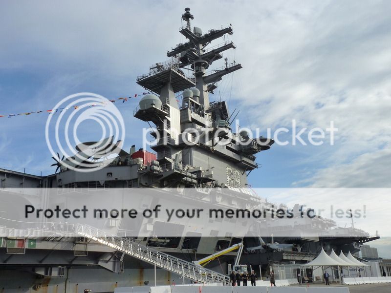 l'USS-Eisenhower-a-la-mi-decembre-a-marseille - Page 2 P1080223_zps9djbsy88