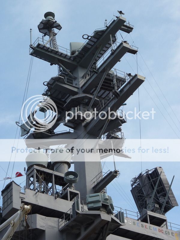 l'USS-Eisenhower-a-la-mi-decembre-a-marseille P1080232_zps4jgg6jtr