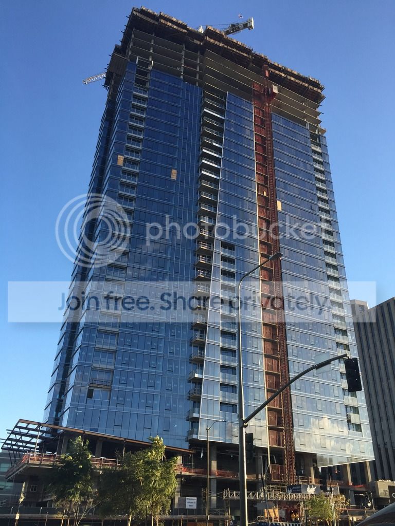 LOS ANGELES | Ten Thousand | 147m | 483ft | 40 fl | Com | Page 3 ...