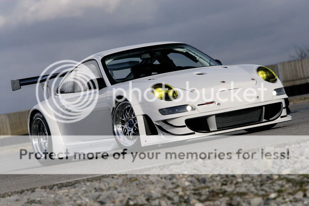 Qual o carro ideal do baixista?  Porsche-911-gt3-rsr-03