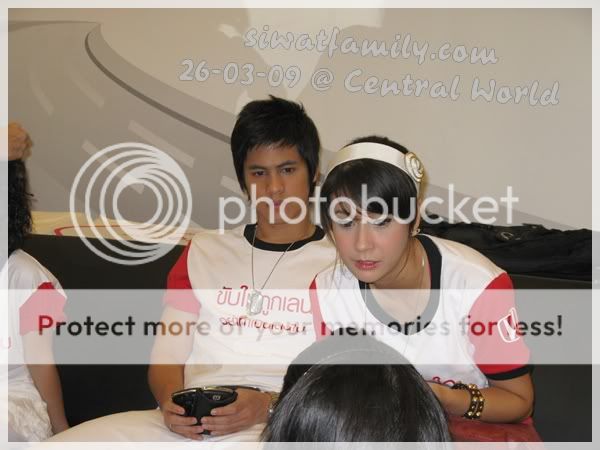 Pics: 26-05-09  [ [ Cee & Amy @ Central World ] ] Picture001