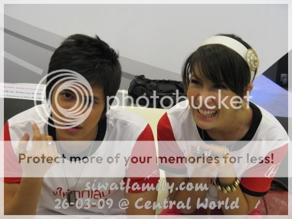 Pics: 26-05-09  [ [ Cee & Amy @ Central World ] ] Picture004