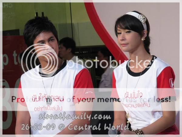 Pics: 26-05-09  [ [ Cee & Amy @ Central World ] ] Picture027
