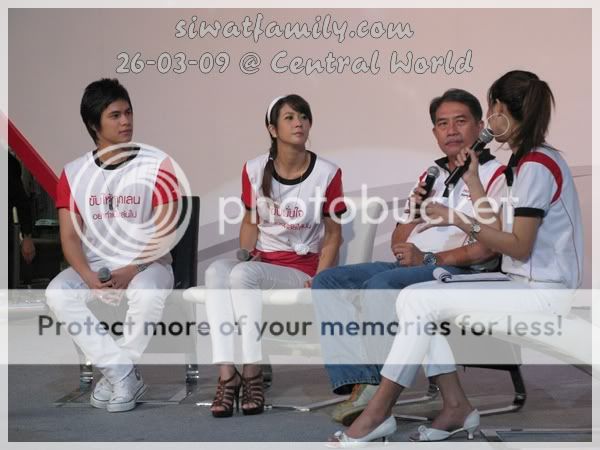 Pics: 26-05-09  [ [ Cee & Amy @ Central World ] ] Picture033