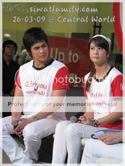Pics: 26-05-09  [ [ Cee & Amy @ Central World ] ] Picture036