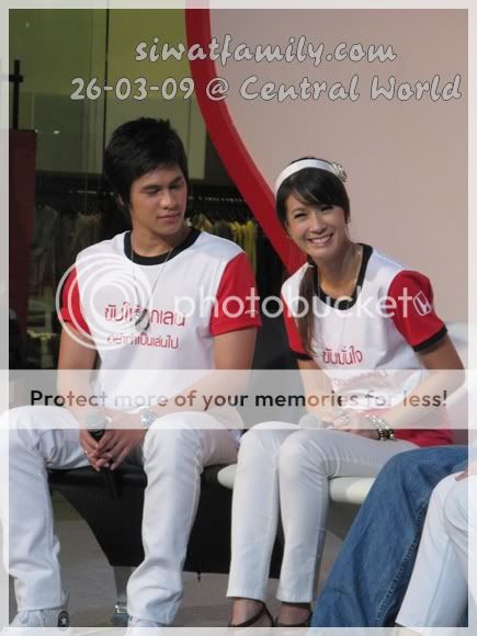 Pics: 26-05-09  [ [ Cee & Amy @ Central World ] ] Picture037