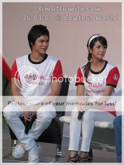 Pics: 26-05-09  [ [ Cee & Amy @ Central World ] ] Picture044