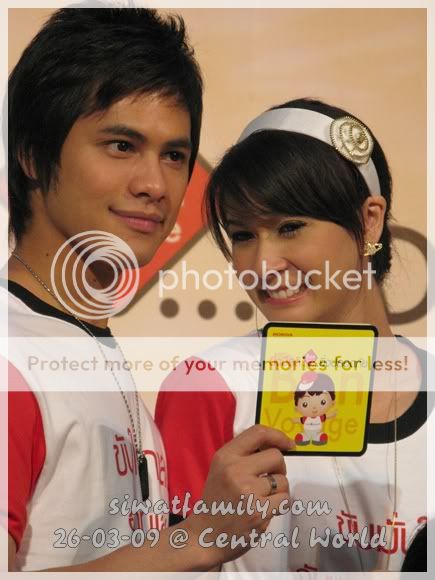 Pics: 26-05-09  [ [ Cee & Amy @ Central World ] ] Picture071