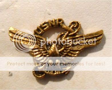   is a vintage USNR U.S. Naval Reserve screwback pin. S&H $3.00 U.S