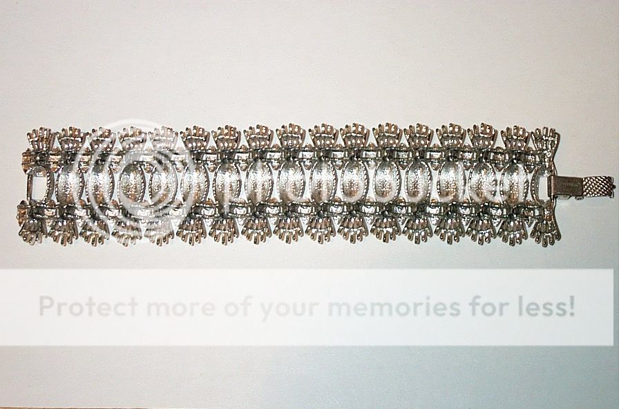 Vintage Sarah Coventry Silver Pineapple Bracelet  