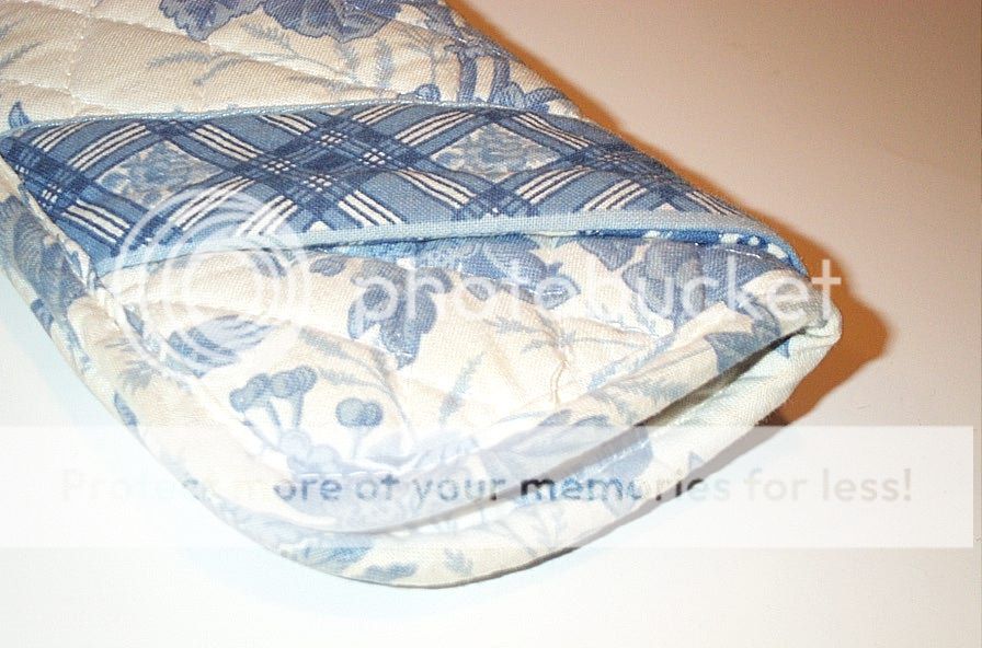 Retired Vera Bradley Blue Toile Double Eyeglass  