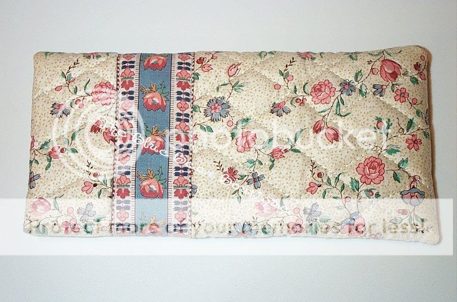 Retired Rare Vera Bradley Cream Eyeglass Case  