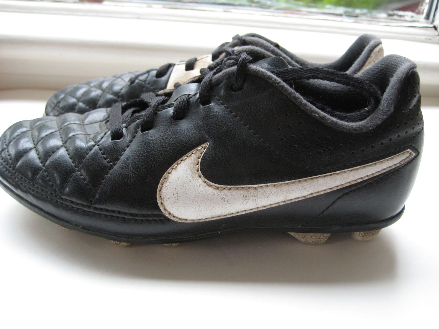 kids football boots size 13.5