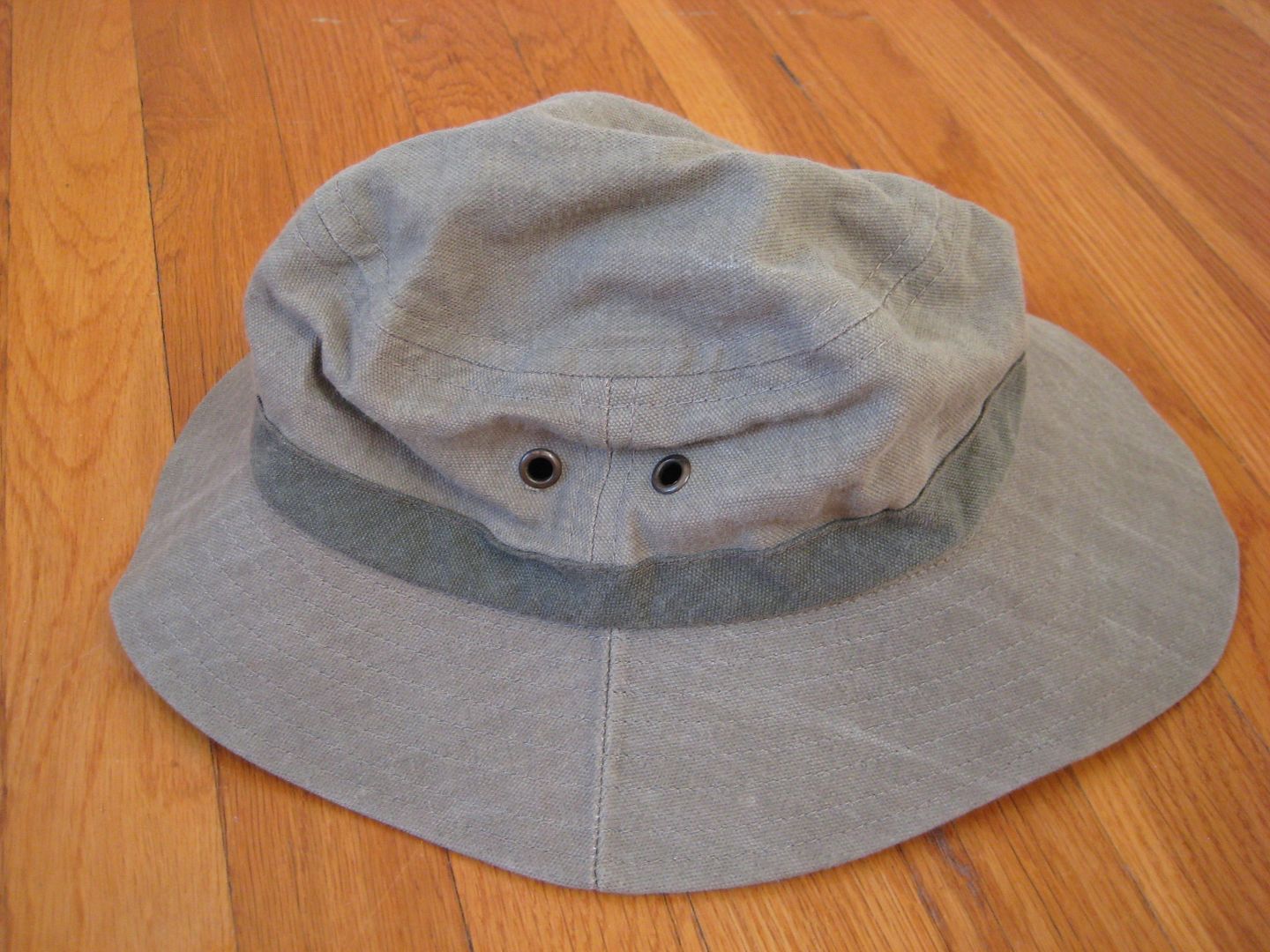 tilley hat outback