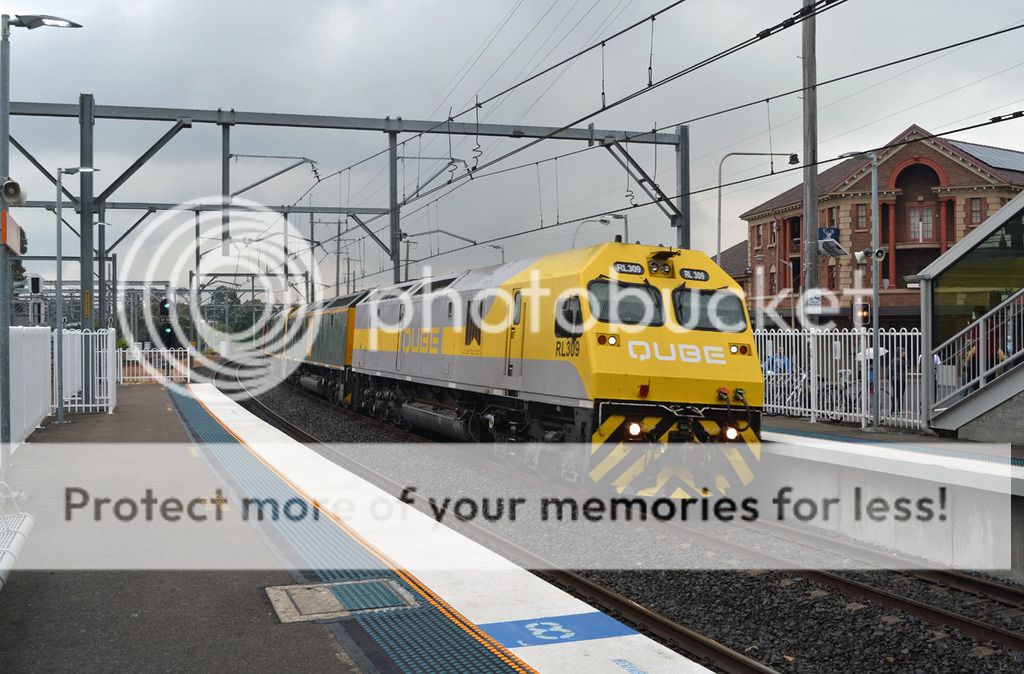 Real Railway Movements from Sydney 15%2003%2031%20015%20RL309%20%20306%208049%20Intermodal%20for%20Botany