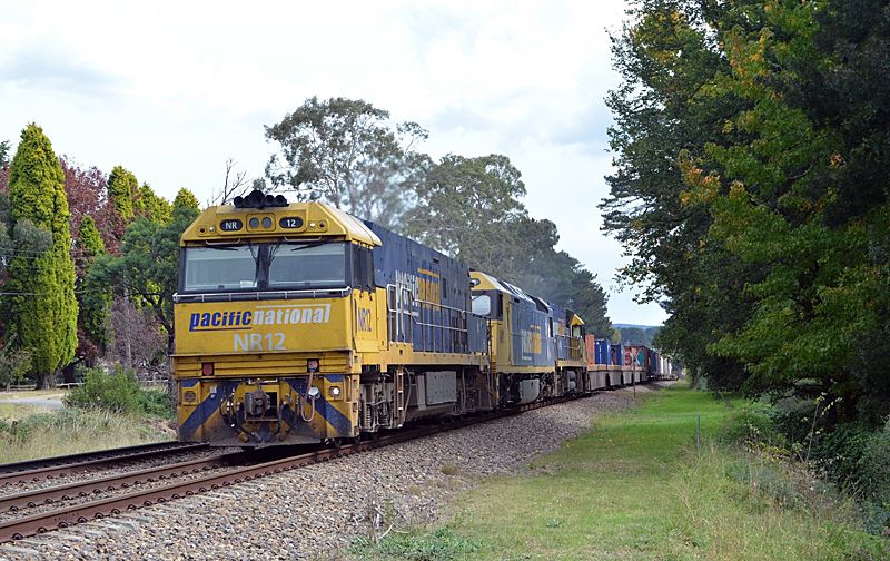 The Short South Route to Mossvale. 15%2004%2002%20013%20NR12%2011and%2023%20Long%20steel%20train%20Burrsdoo